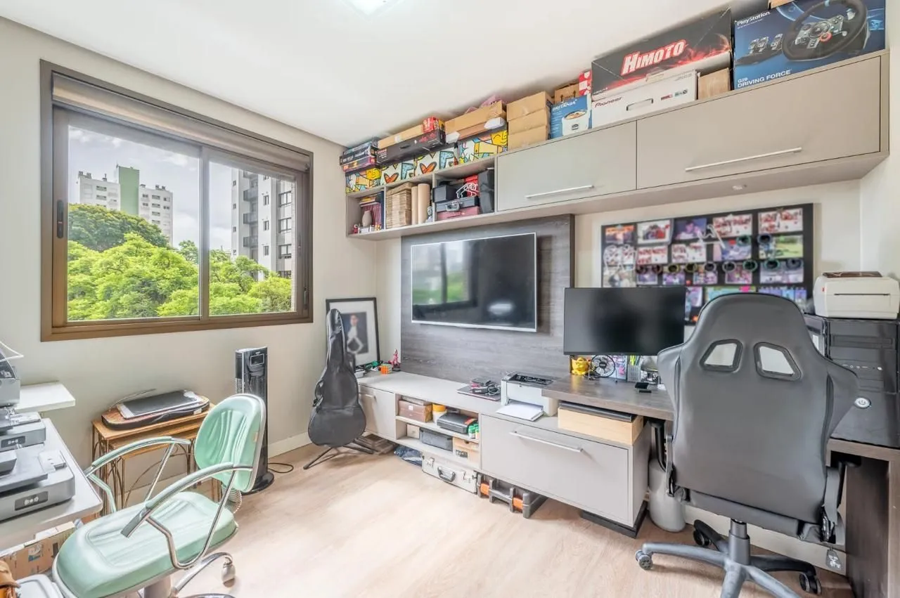 Imagem Apartamento de 2 dormitórios 1 suíte e 2 vagas no Petrópolis.