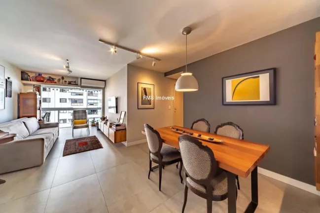 Foto do imóvel Apartamento à venda na Vila Nova Conceição com 3 quartos sendo 2 suítes, 2 salas, 3 banheiros, 2 vagas, 95m².