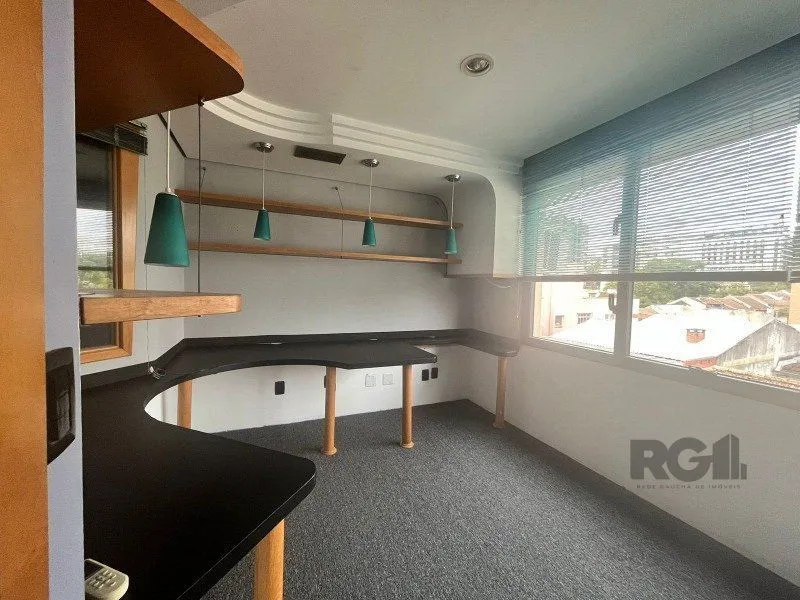 Imagem Oportunidade imperdível! Sala comercial com vaga dupla na Cristóvão!