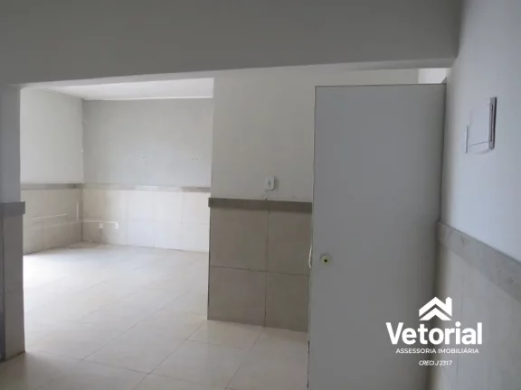 Imagem Oportunidade de Locação: Ponto Comercial com Salas, 1 Banheiro e 82m² no Centro de Barreiras-BA!
