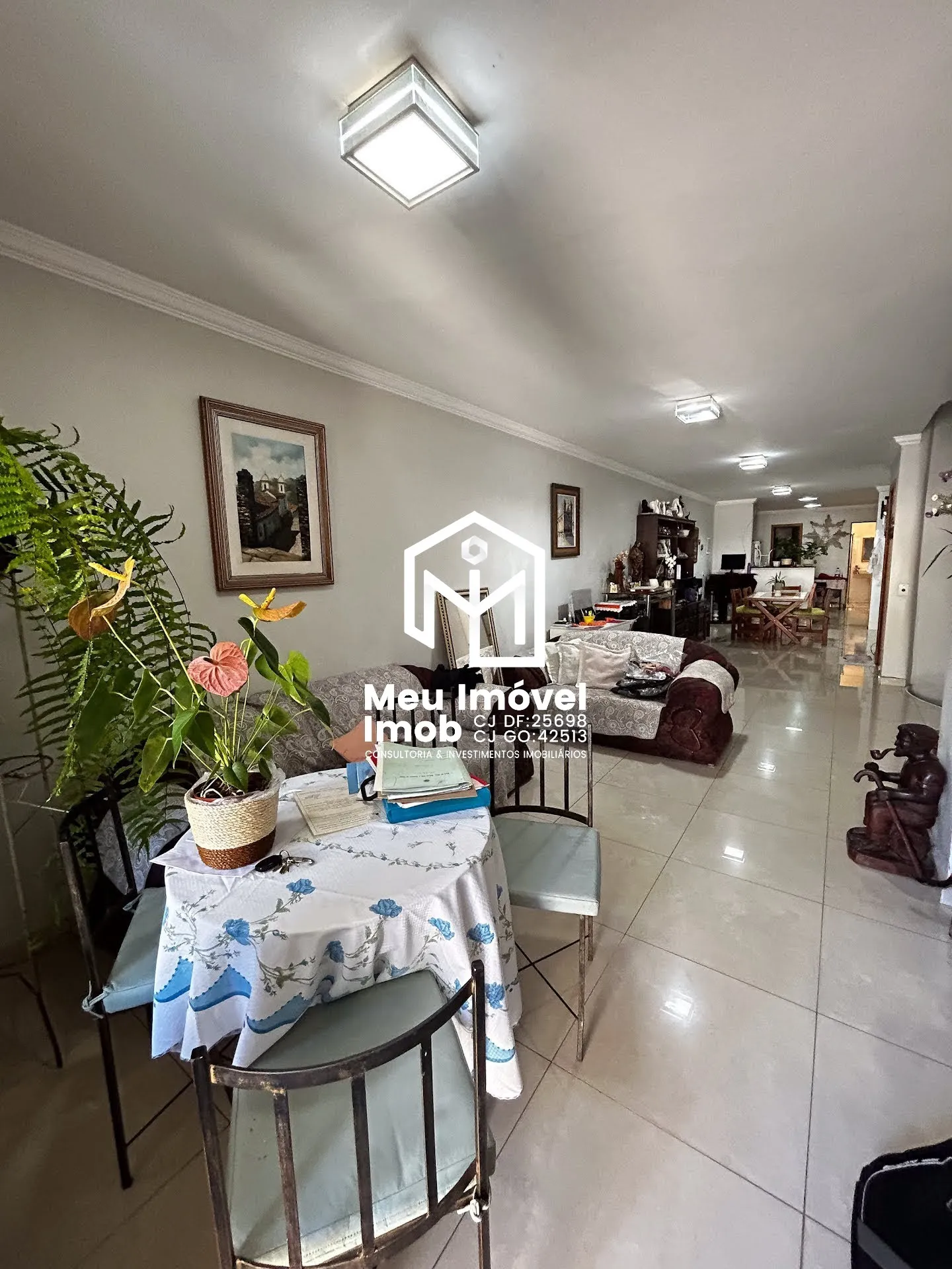 Imagem Casa 4 Quartos 1 Suíte 2 Vagas 200m² Elevador Lazer