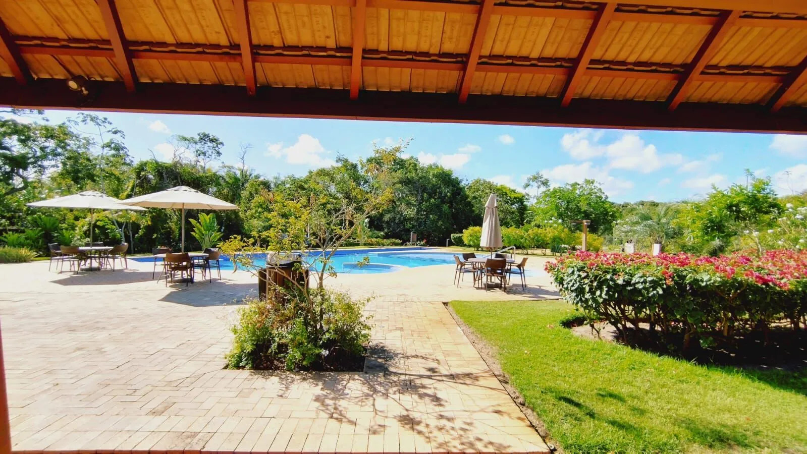 Imagem Terreno em Condomínio à venda em Praia do Forte, Mata de São João - Condomínio Ilha dos Pássaros
