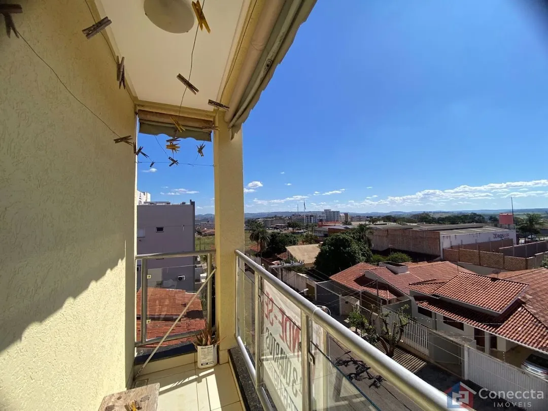 Imagem Apartamento com 3 dormitórios à venda, 68 m² por R$ 350.000,00 - Caiçaras - Patos de Minas/MG