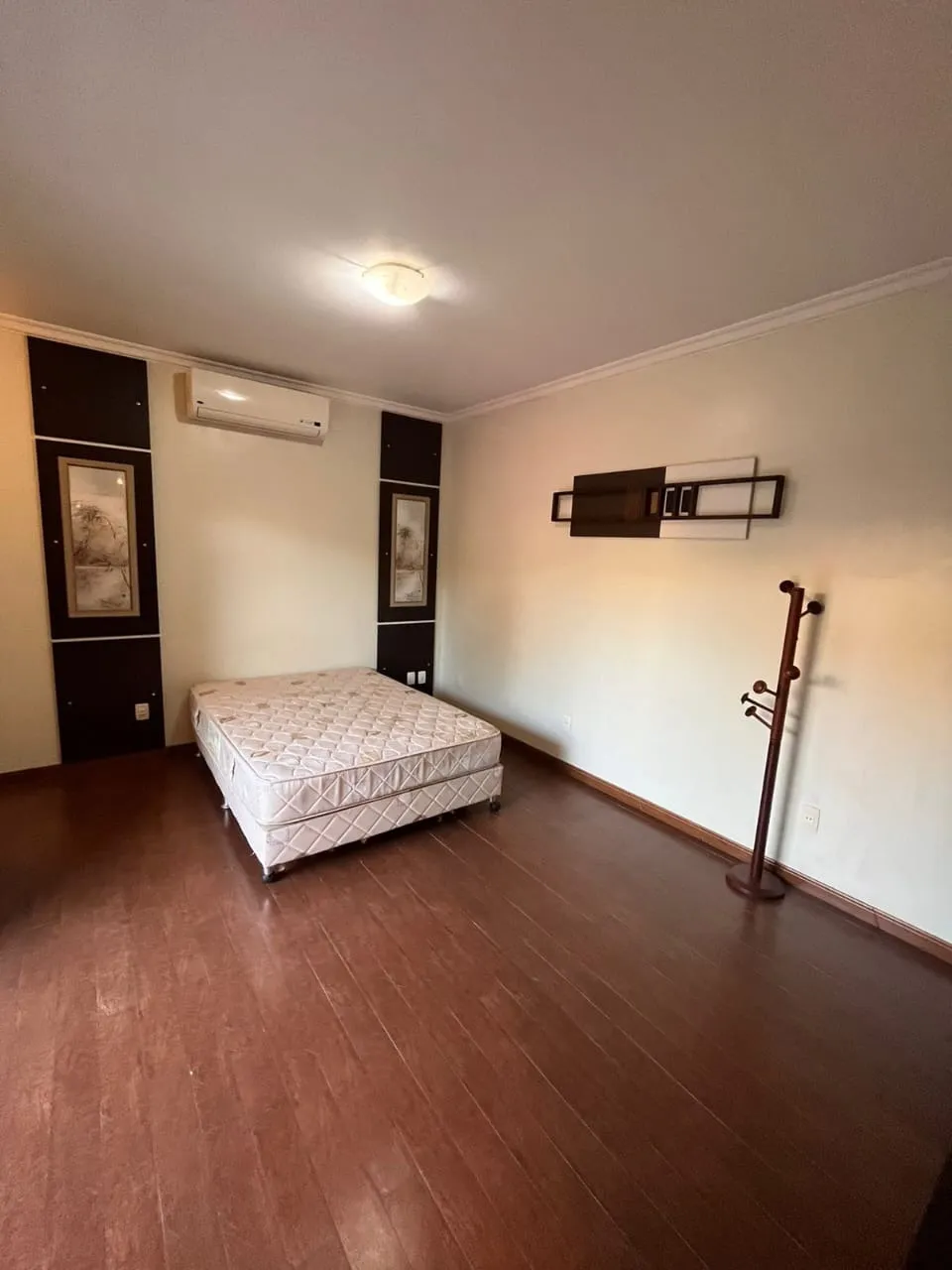 Imagem Casa para locação no Jardim Isaura, Sorocaba-SP: 5 quartos, 5 suítes, 2 salas, 7 banheiros, 4 vagas de garagem.