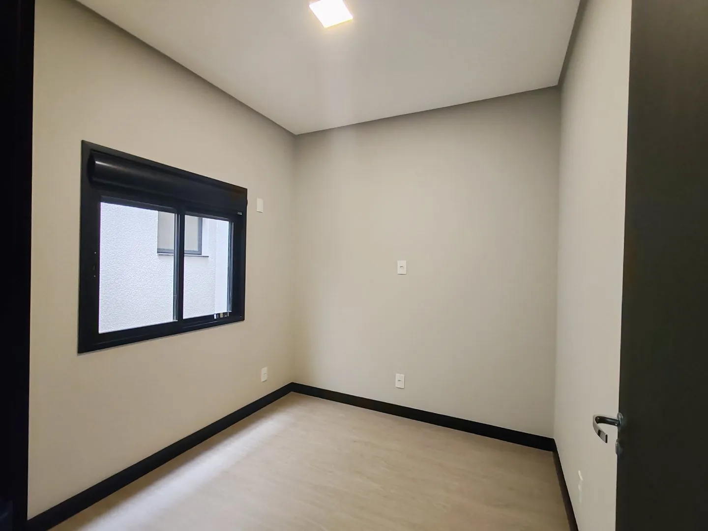 Imagem Casa à venda em Cascavel - Loteamento Colinas Tropical - Novos - Pronto para morar