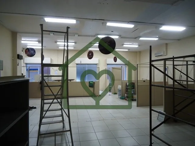 Imagem Prédio Comercial com 4 andares inteiros, mais a cobertura com área de lazer. Preço e disponibilid...