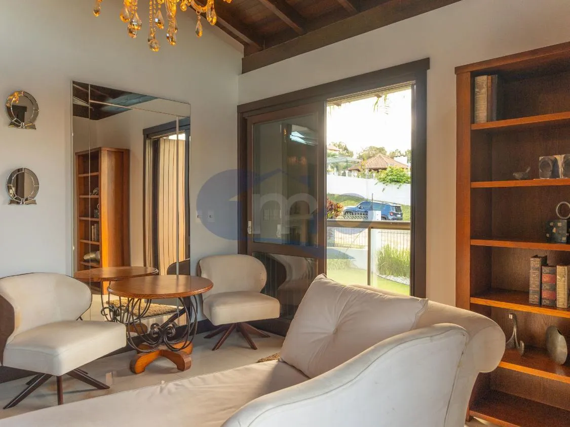 Imagem Casa de Alto Padrao com 4 Dormitorios, Piscina Aquecida e Espaço Gourmet no Centenario, em Torres/RS