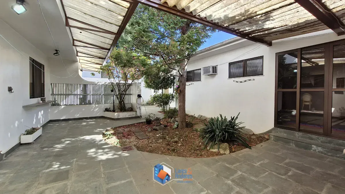 Imagem Casa para venda em Vila Inah com 4 quartos, sendo 2 suítes, 320m²