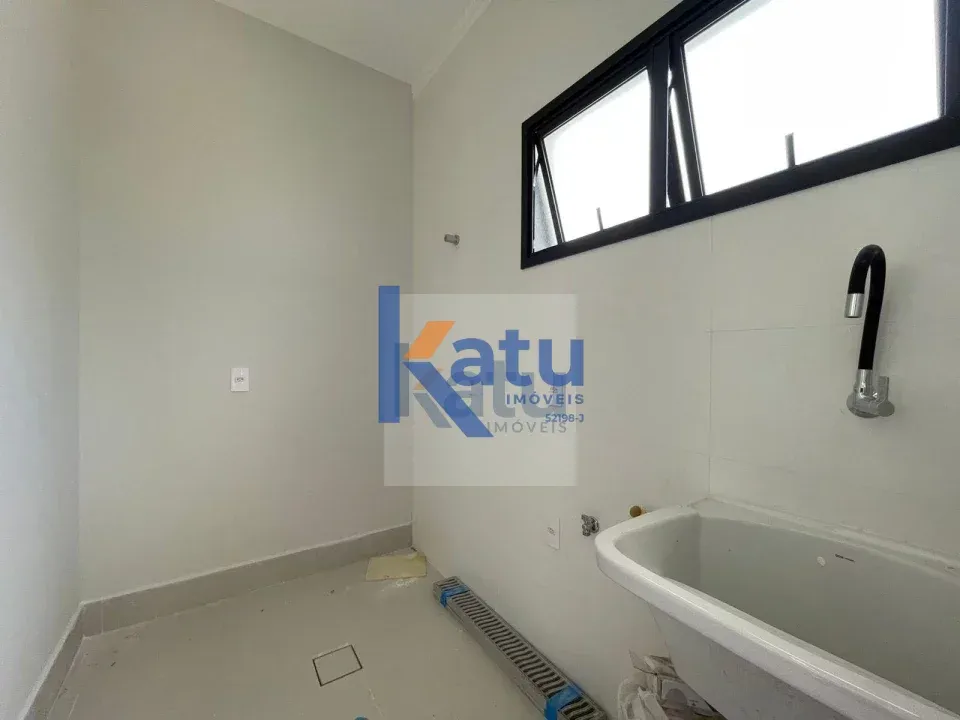 Imagem CASA À VENDA NO BAIRRO ELOY CHAVES - CONDOMÍNIO RESERVA ERMIDA - JUNDIAÍ/SP

Imóvel com 196 m² ...
