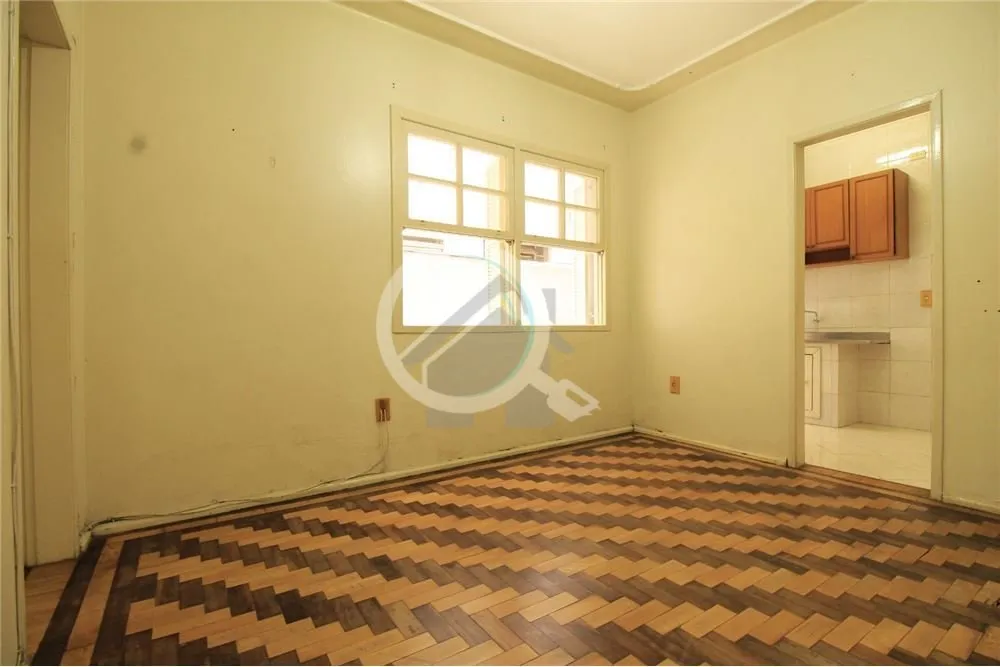Amplo apartamento de 1 dormitório com closet, banheiro com ventilação natural, amplo arejado, pá...