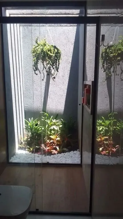 Imagem Casa térrea com 4 quartos, piscina e energia solar no Altiplano. Conforto, tecnologia e localização nobre em João Pessoa.