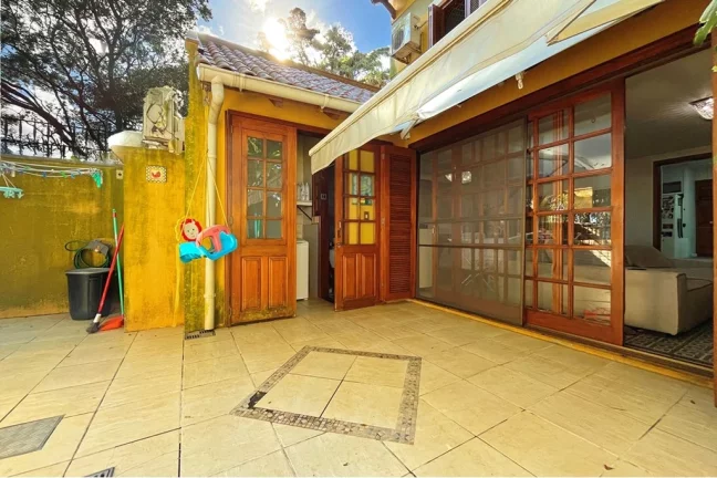 Imagem Casa em Condomínio para venda no bairro Pedra Redonda em Porto Alegre