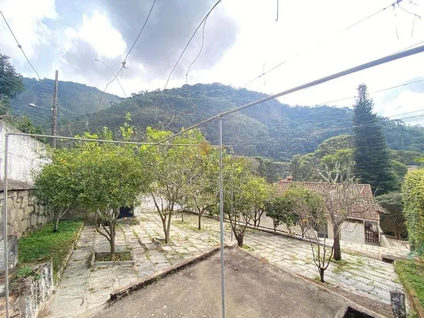 Imagem Casa para Venda em Teresópolis / RJ no bairro Cascata dos Amores