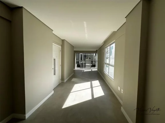Imagem Apartamento 2 dormitórios para Venda em Balneário Camboriú / SC no bairro Centro