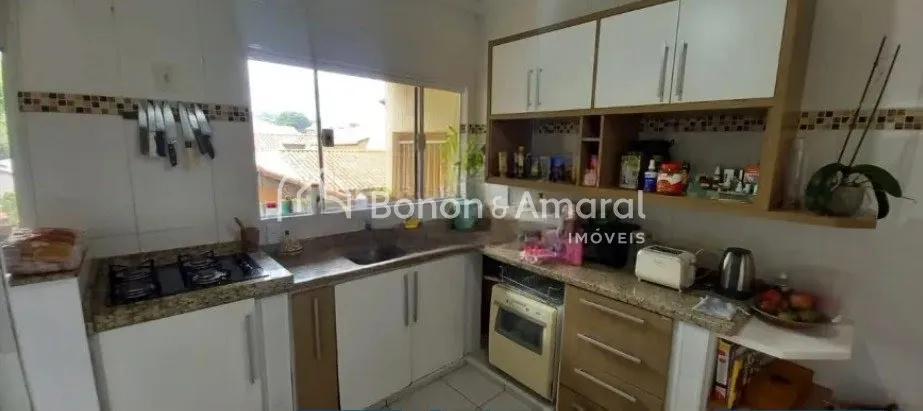 Imagem Casa Espaçosa com Piscina e Energia Solar no Condomínio Tabatinga - Valinhos