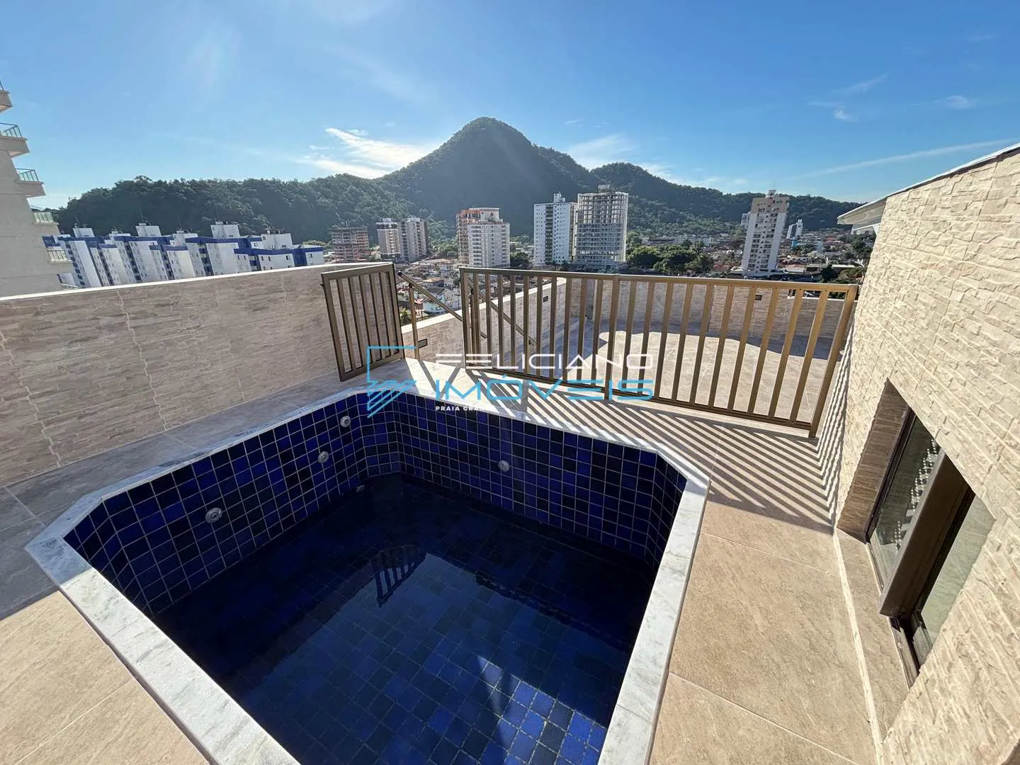 Foto do imóvel Cobertura com 3 quartos, Canto do Forte, Praia Grande - R$ 949 mil, Cod: 5855 em Rua Rui Barbosa