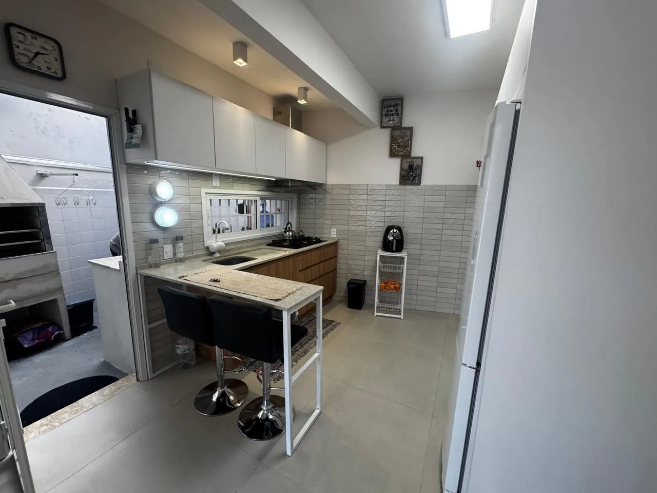 Imagem Apartamento de 2 Dormitórios totalmente reformado com churrasqueira