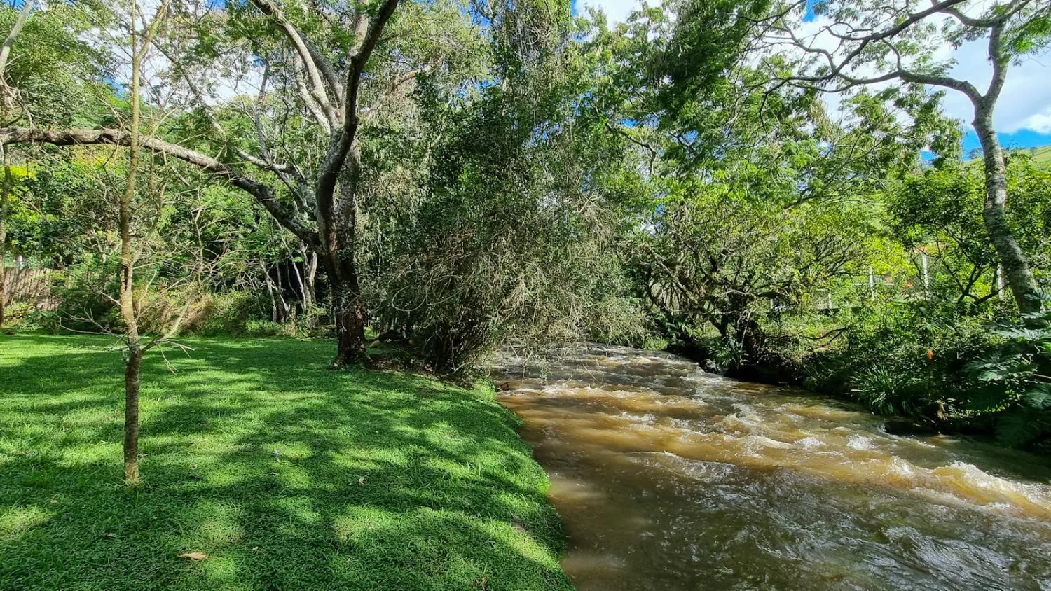 Imagem Oportunidade de Compra: Sítio/Chácara em Joanópolis, SP