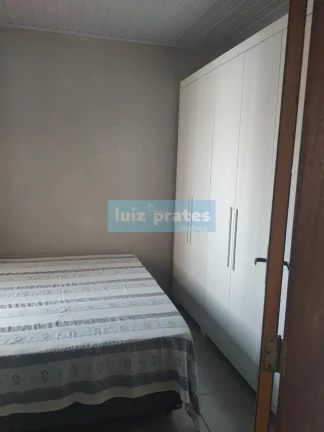 Imagem Ótima casa térrea, pátio grande, toda murada, portão acionamento eletrônico