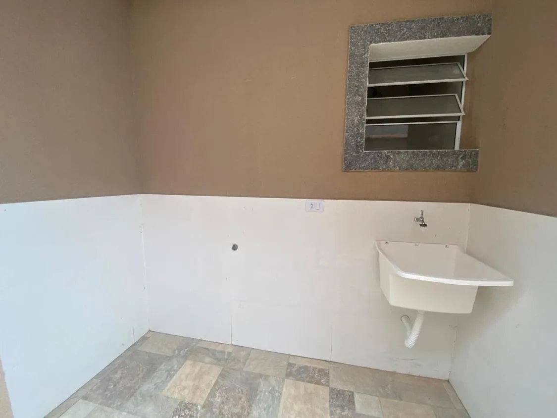 Imagem LONDA CASA COM PISICNA NO RAUL CURY