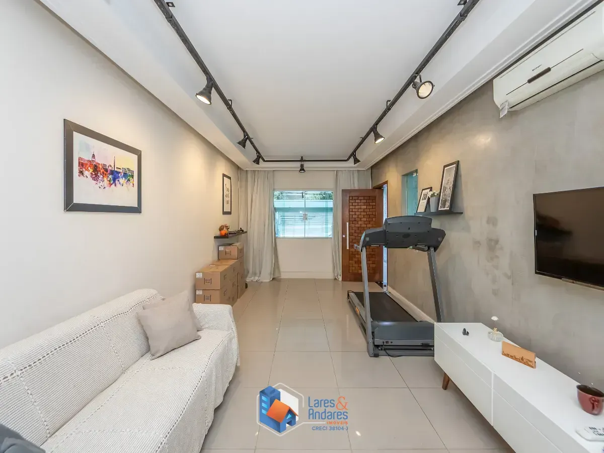 Imagem Sobrado para venda em Jardim Marisa com 3 quartos, sendo 3 suítes, 168m²