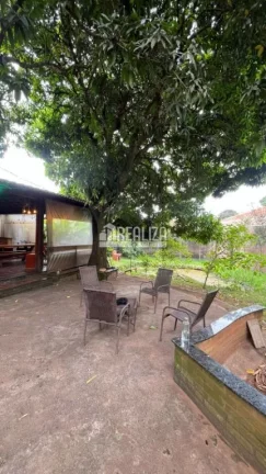 Imagem Casa com piscina e varanda no bairro Boa Vista, Uberaba