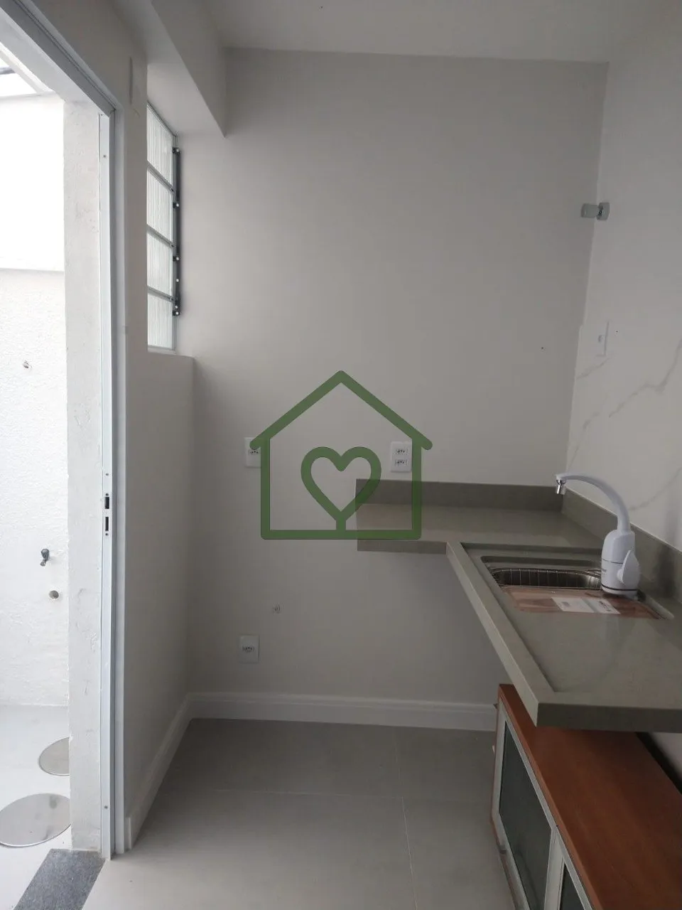 Imagem Lindo loft com pátio aberto, totalmente reformado e com ótima área externa. O imóvel conta com s...