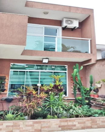 Imagem Sobrado de 3 dorms, 3 banheiros e 2 vagas, com 175m², em Vila Florida, São Bernardo do Campo