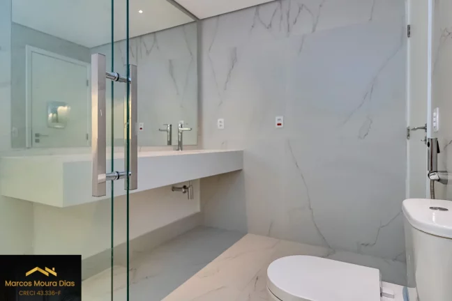 Imagem Apartamento 3 suítes, 2 vagas, 213,50 m2, reformadíssimo em Cerqueira Cesar