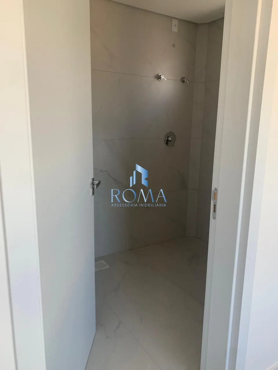 Imagem Espetacular Casa no Condomínio Real Park com 3 Suítes.