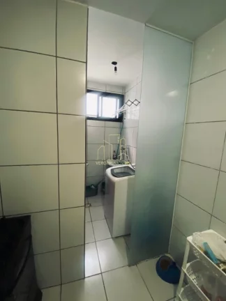 Imagem Apartamento à venda em Stella Maris, Salvador-BA: 2 quartos, 1 suíte, 1 sala, 2 banheiros, 2 vagas de garagem, 62,00m² de área.