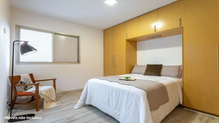 Imagem Apartamento 139M² Reformado, 4Q, 1 Suíte, 2 Banheiros, 2 Vagas, Varanda, Lavabo, Piscina, Salão de Festas e Jogos, Quadra, Portaria 24h, Sol da Manhã.