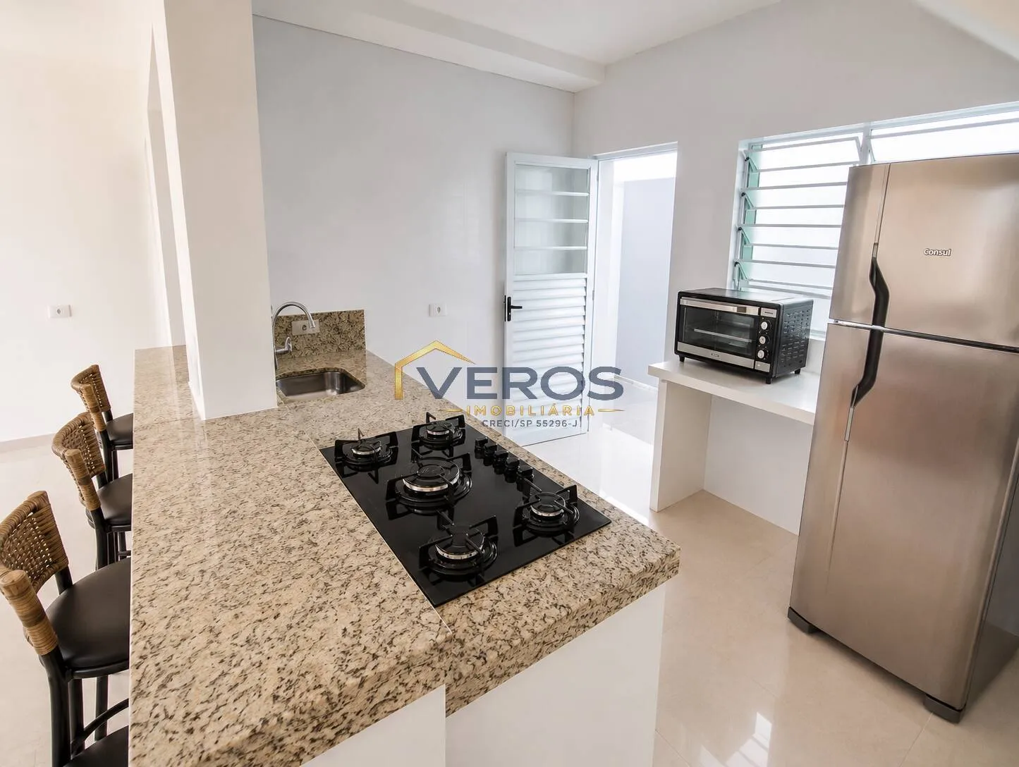 Imagem Casa em condomínio a venda na praia Martim de Sá com 2 vagas de garagem
