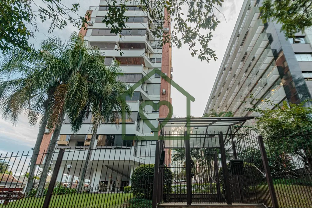 Apartamento na Rua Miguel Tostes em Porto Alegre localizado no 2º andar com 200m2 totais sendo 138m...