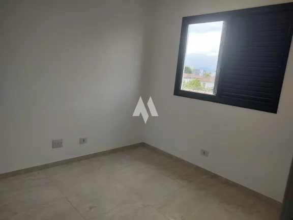 Imagem Villagio Triplex no Macuco com 2 suítes e vaga privativa
