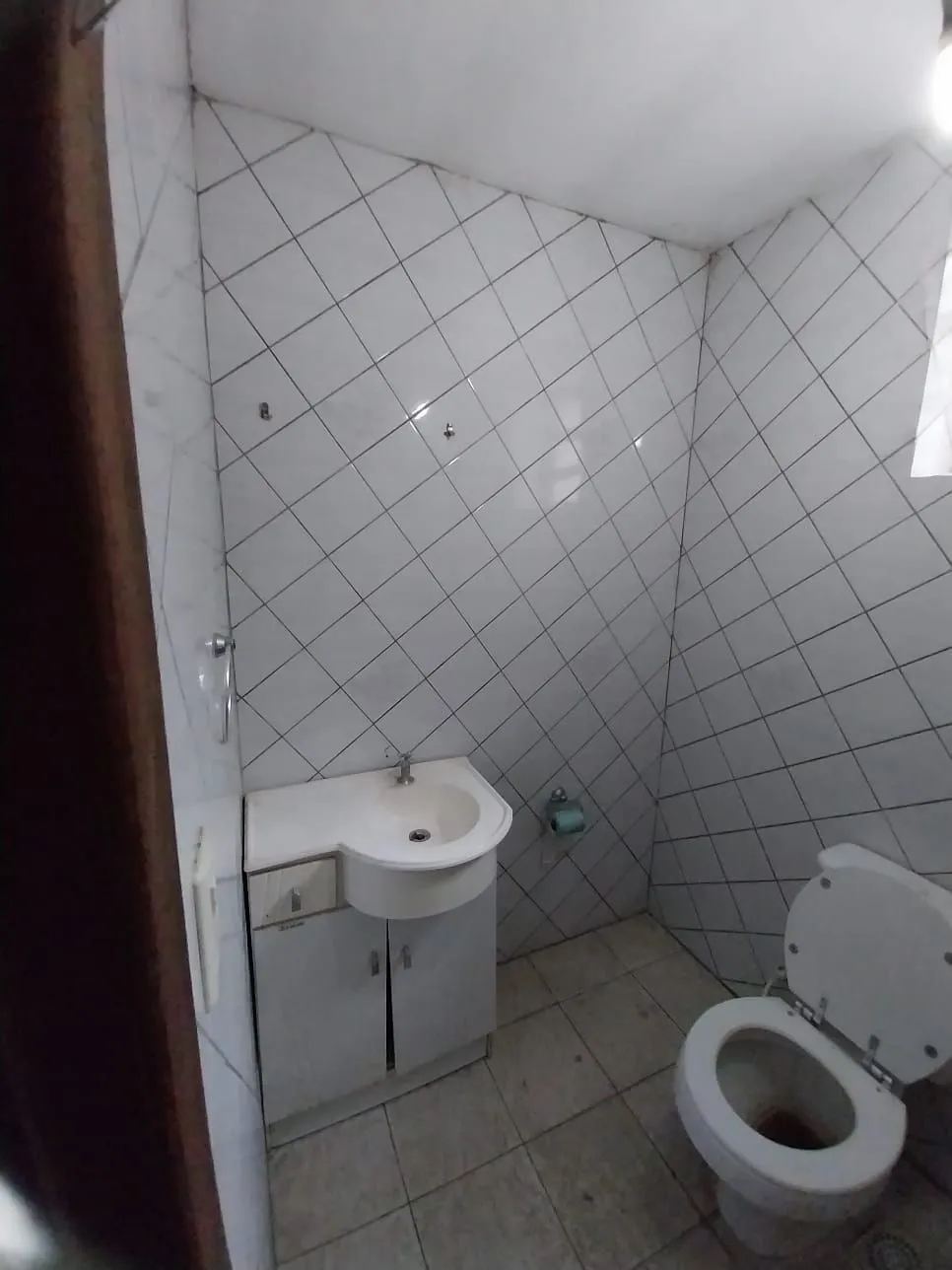 Imagem Casa ampla 5 D E 4 Banheiros, 2 vagas - Sta Tereza - Porto Alegre