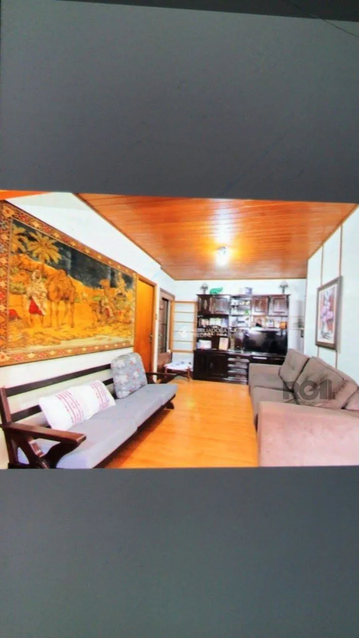 Imagem Casa para Venda - 247.5m², 3 dormitórios, 2 vagas - Petrópolis