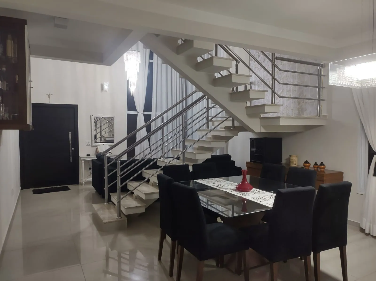 Imagem Casa com 3 quartos, 220 m² à venda