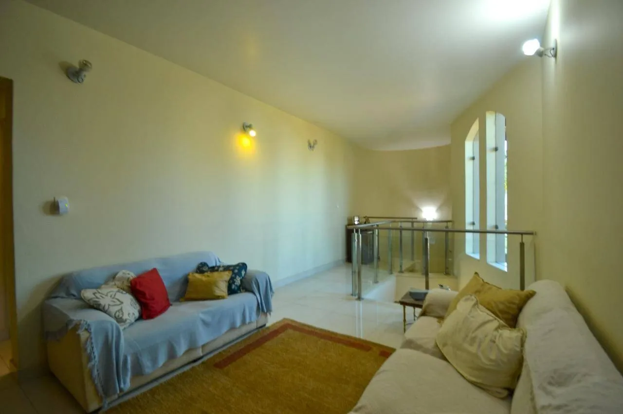 Imagem Luxuosa Casa com 4 Suítes à Venda em Alphaville - Santana de Parnaíba/SP