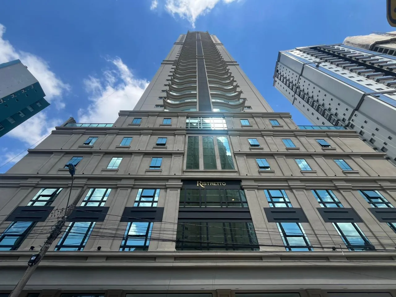 Foto do imóvel Apartamento com vista para o mar à venda com 243m2 por R$ 3.645.000,00