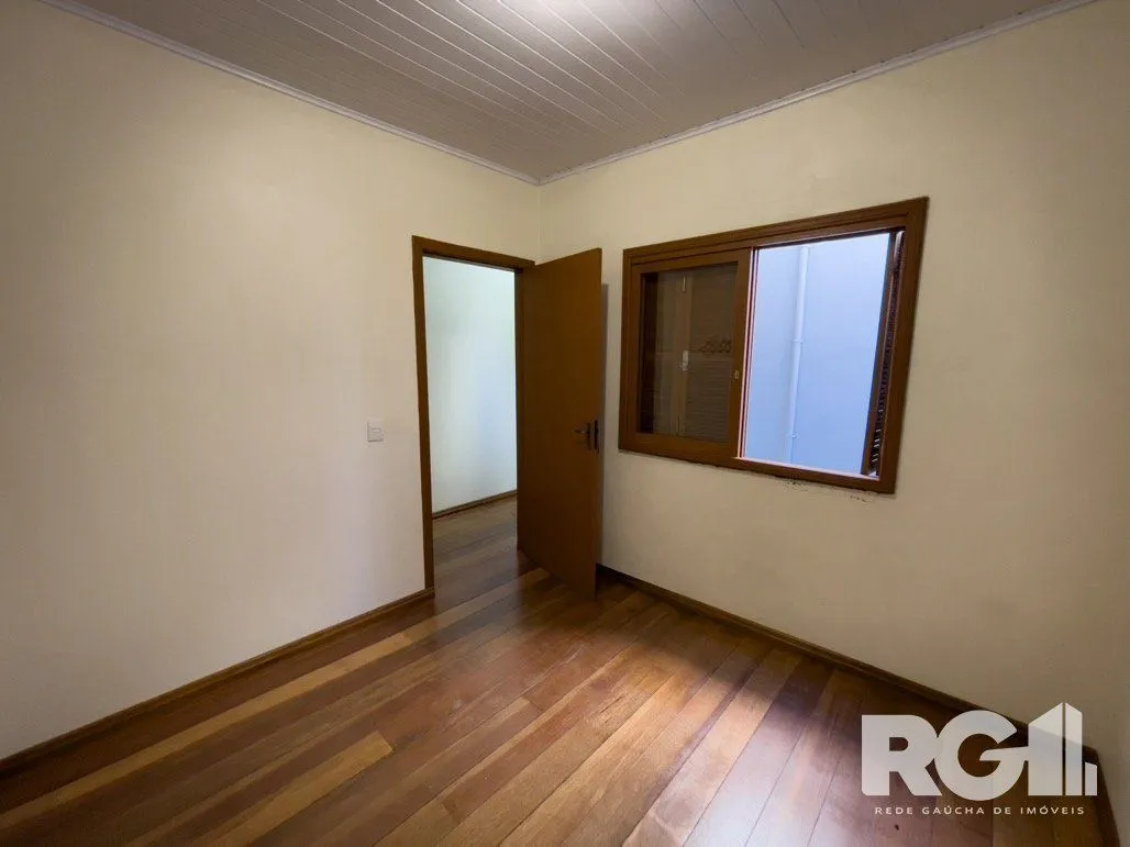 Imagem Casa 4 dormitórios na Azenha.