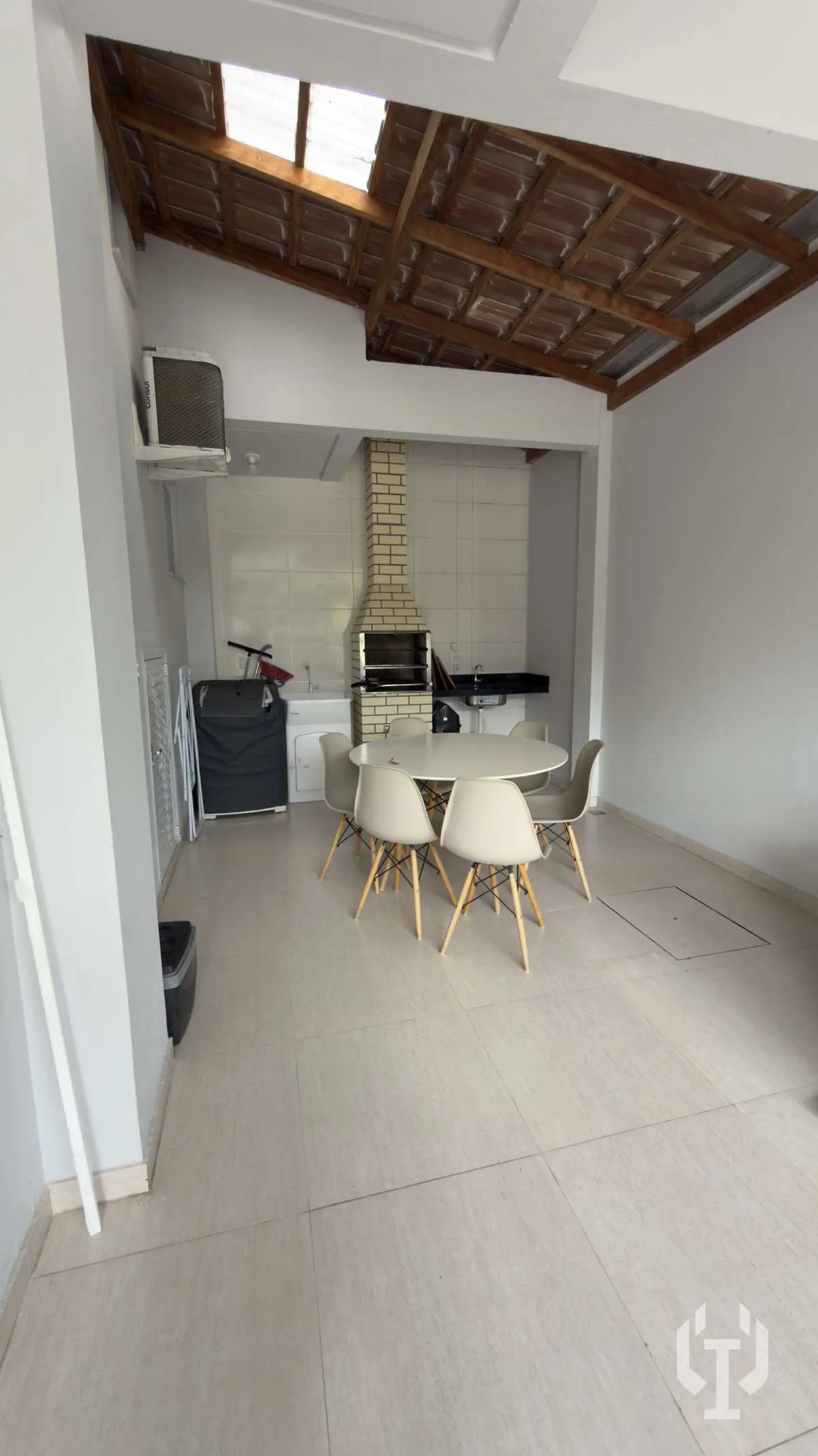 Imagem Casa à venda, com 2 quartos, 100m2