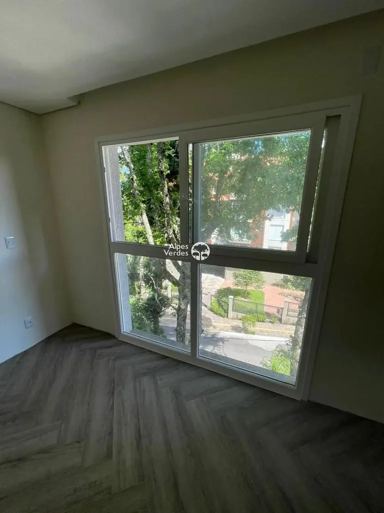 Imagem Vende-se apartamento no centro de Gramado a certa de 10 minutos da Rua Coberta