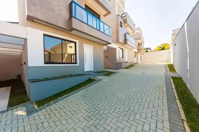Imagem Sobrados Triplex com 3 quartos Pronto para Morar nas Merces