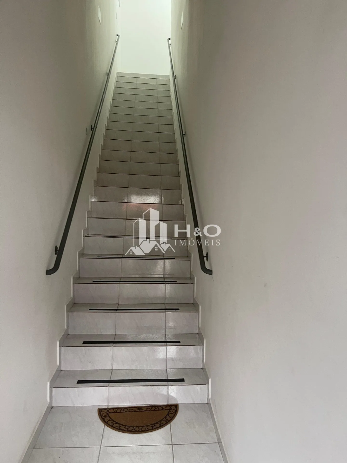 Imagem Salas Comercial Locação na Av. dos Latinos - 24m² | Região Comercial Ampla !