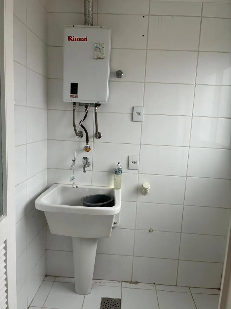 Imagem Vende-se amplo apartamento 3 quartos com suíte e 2 vagas no Menino Deus - 158,4m²