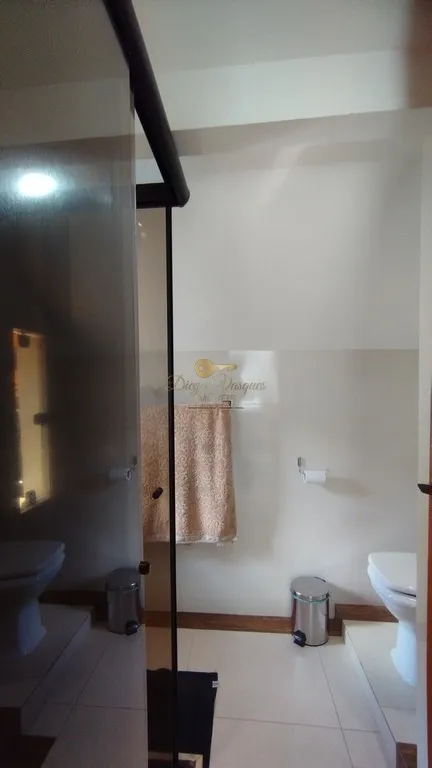 Imagem Casa em Condomínio para Venda em Teresópolis / RJ no bairro Cascata dos Amores