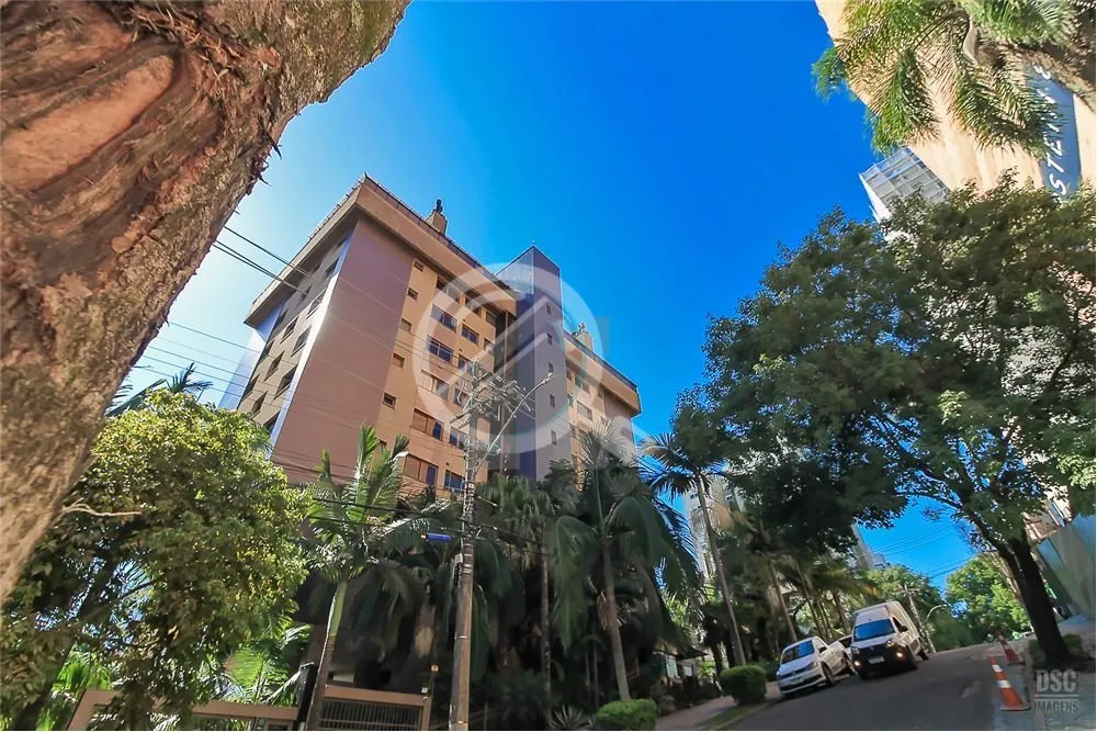 Imagem Apartamento de alto padrão, com 4 dormitórios, localizado no bairro Bela Vista, em Porto Alegre. C...