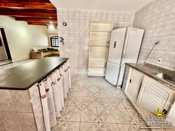 Imagem Bela Casa - Rica em Madeira - 6 Dormitórios - Escritura Definitiva - Residencial ou Comercial - Confira!