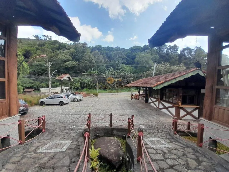 Imagem Comercial para Venda em Teresópolis / RJ no bairro Albuquerque